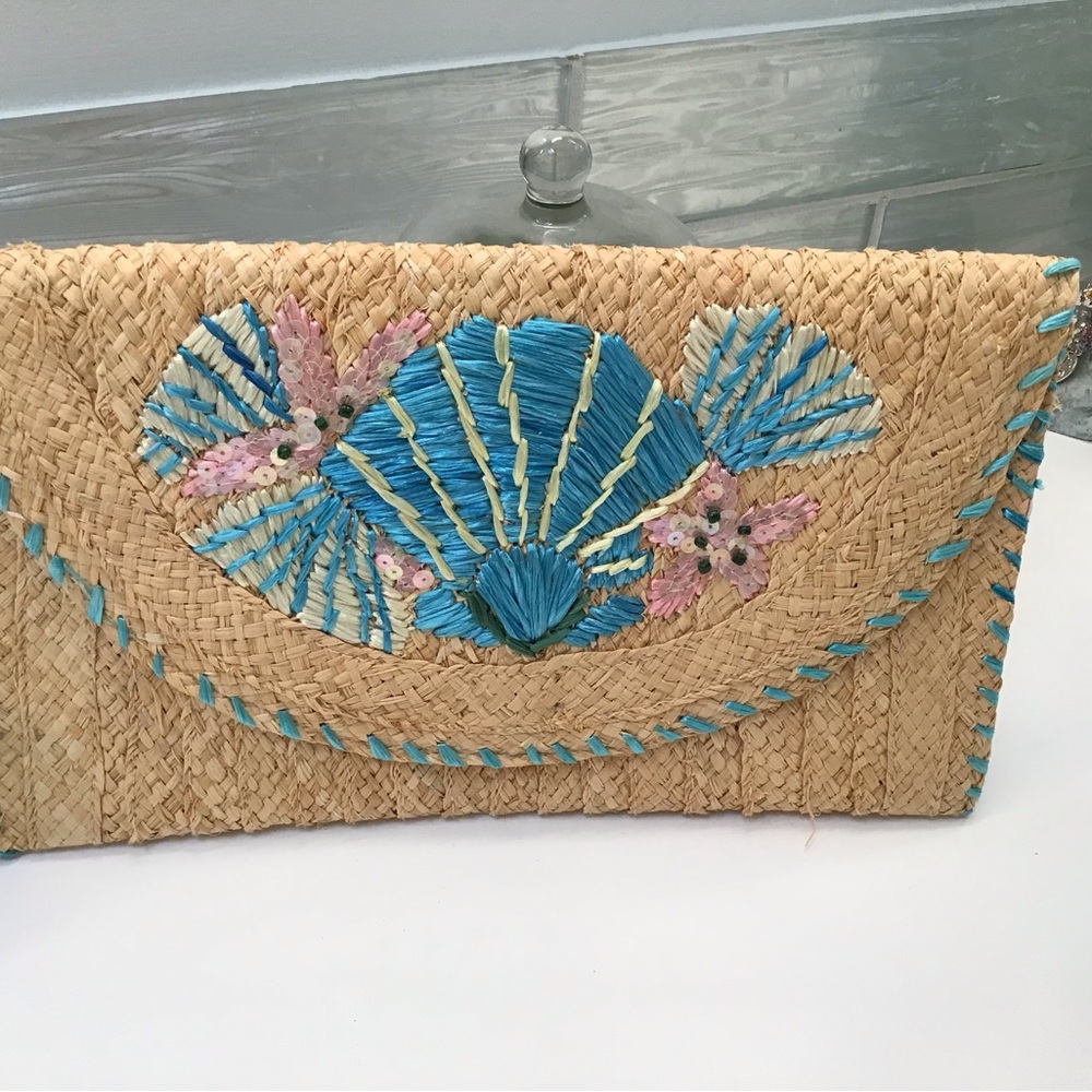 Lily Pulitzer Gorgeous Seashell Straw Clutch Like New!